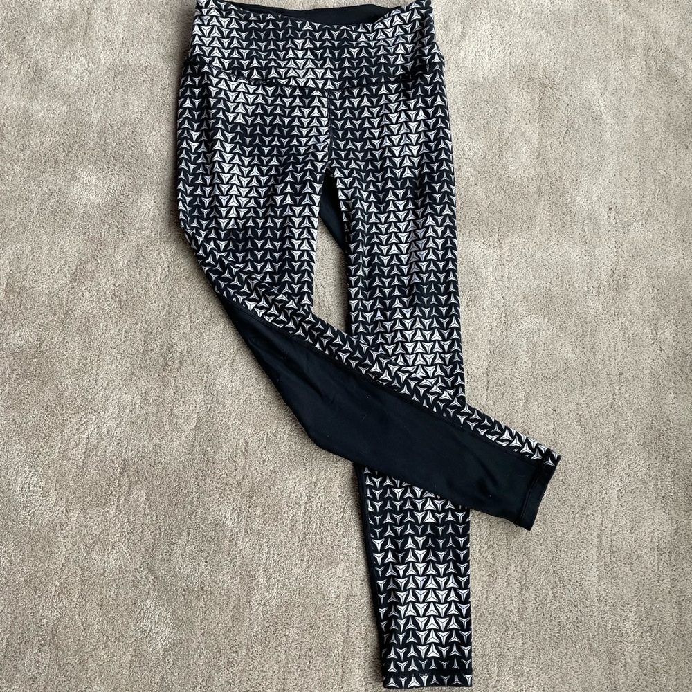 Victoria’s Secret Patterned Leggings